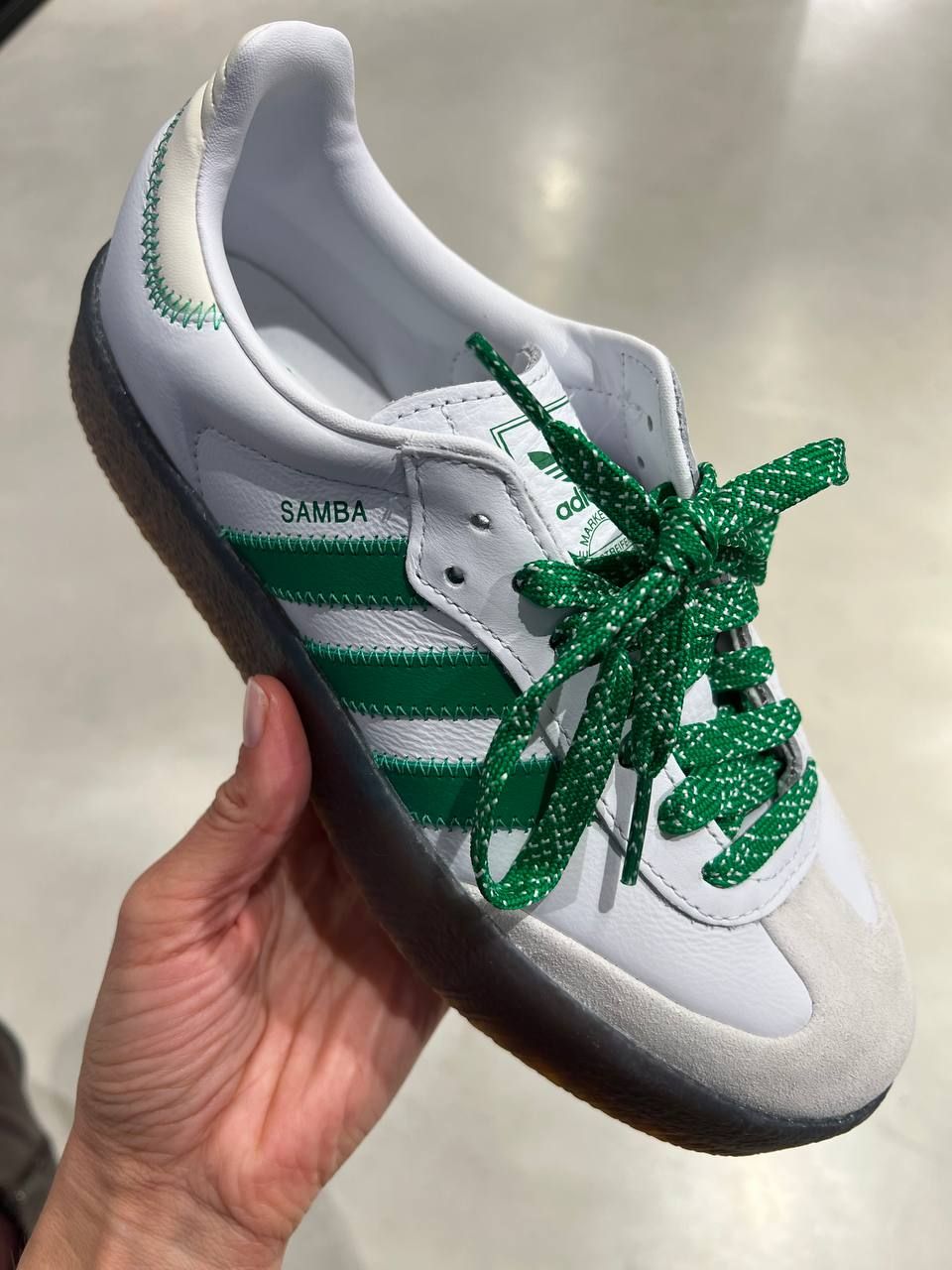 Кроссовки женские Adidas