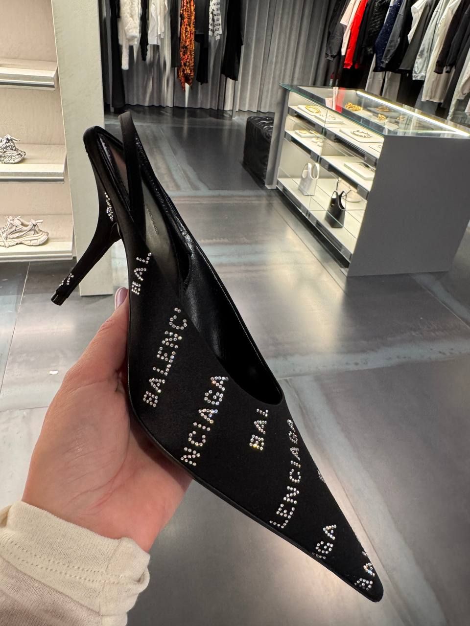 Слингбэки Balenciaga