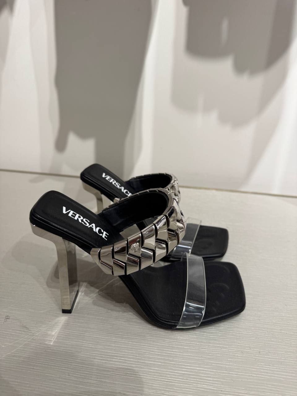 Босоножки Versace