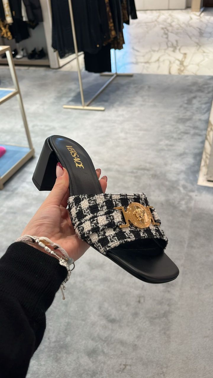 Босоножки Versace