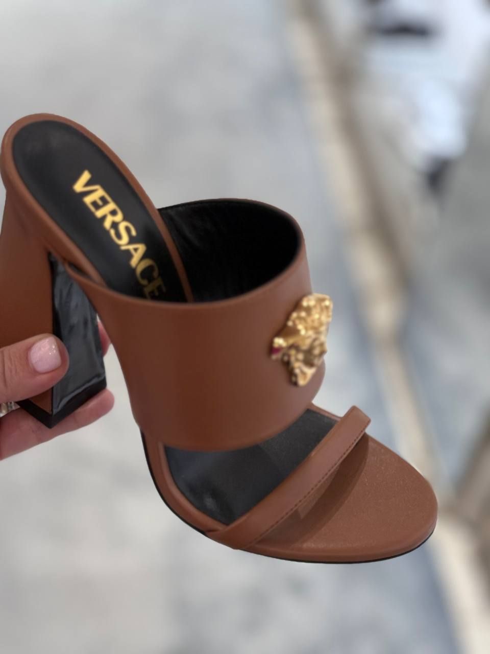 Босоножки Versace