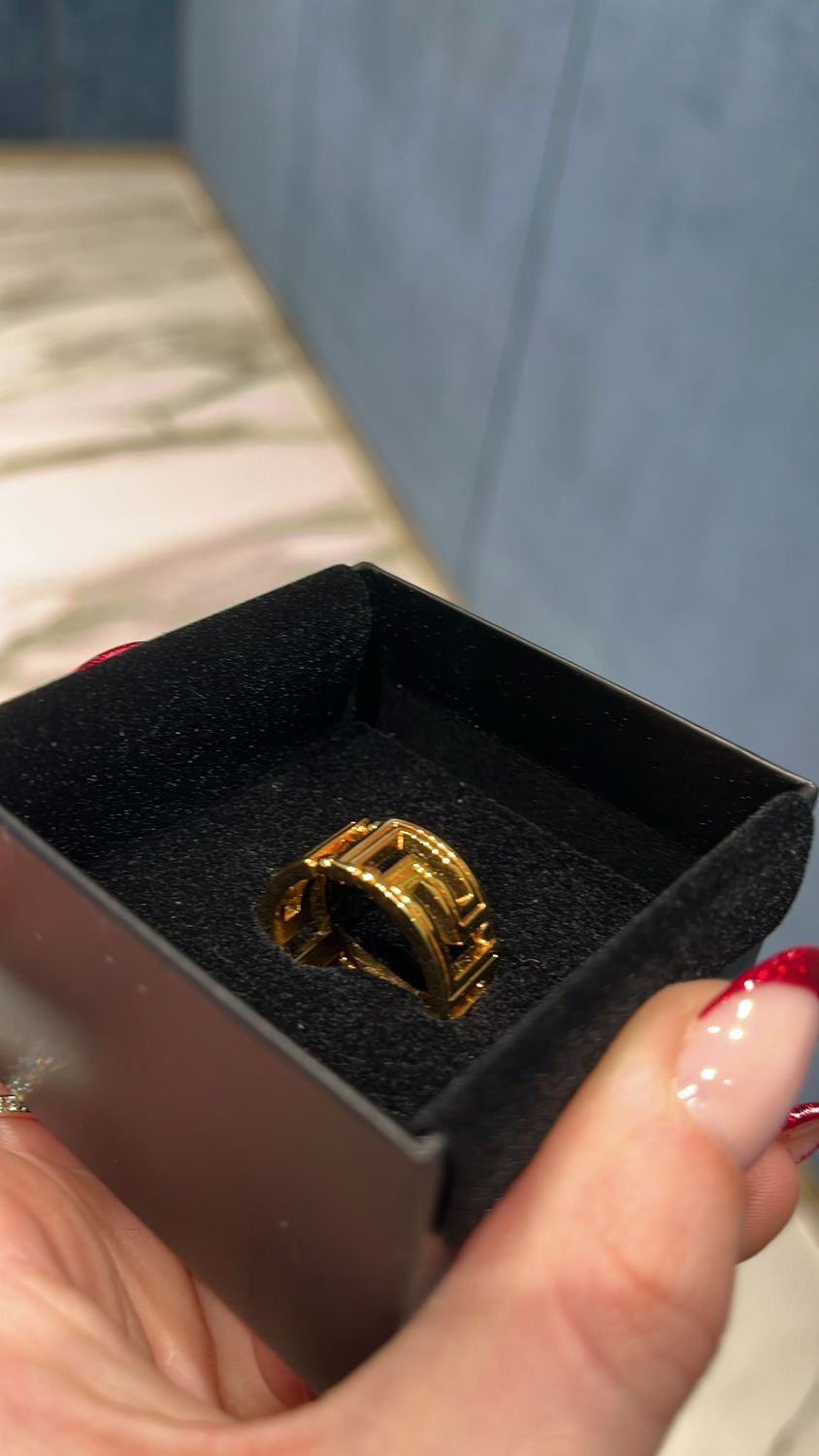 Кольцо Versace