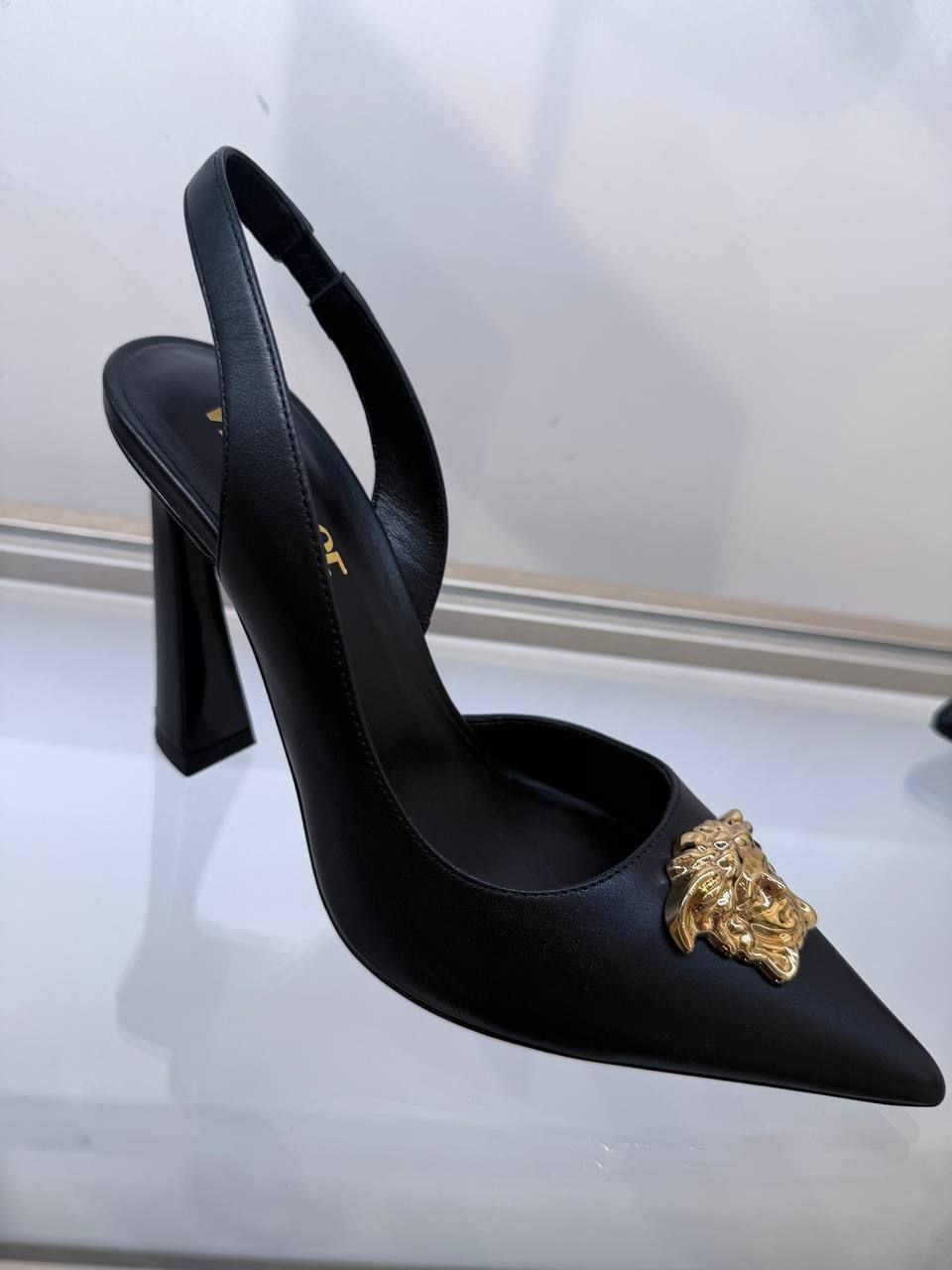 Слингбэки Versace