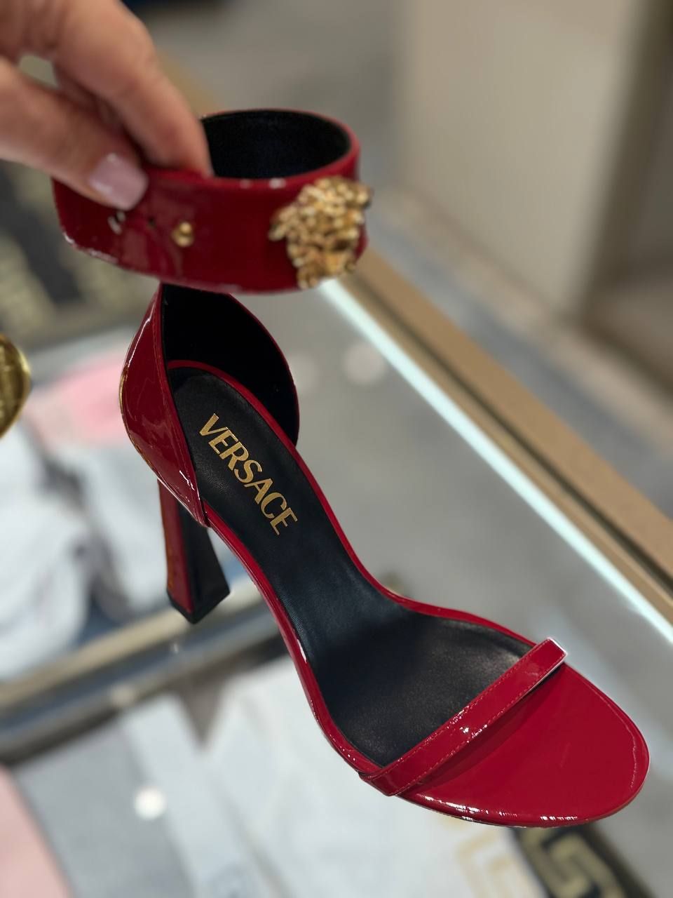 Босоножки Versace