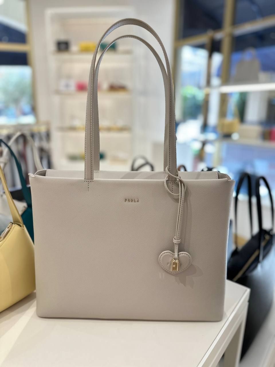 Сумка Furla Delia