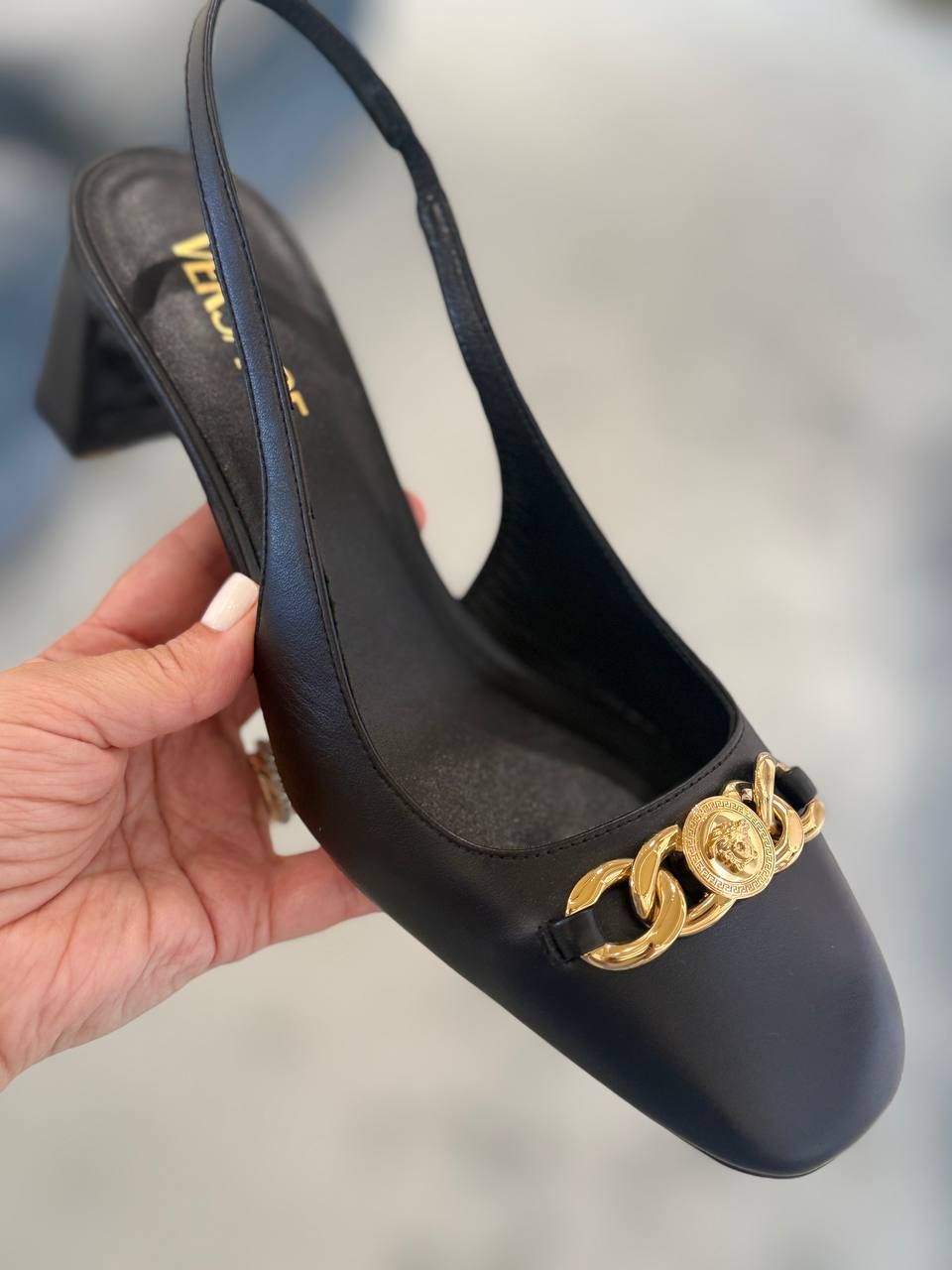 Слингбэки Versace
