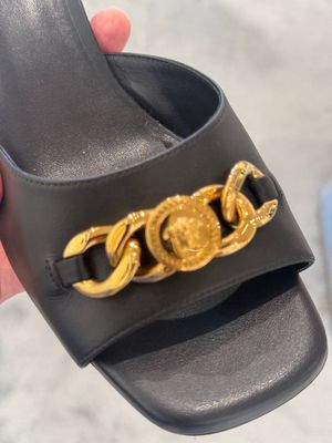 Босоножки Versace