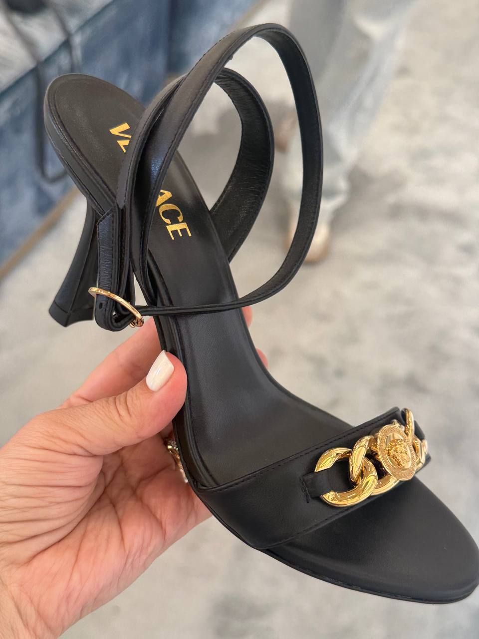 Босоножки Versace