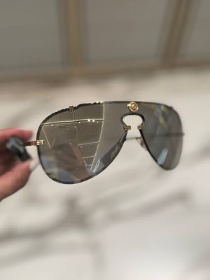 Солнцезащитные очки Versace