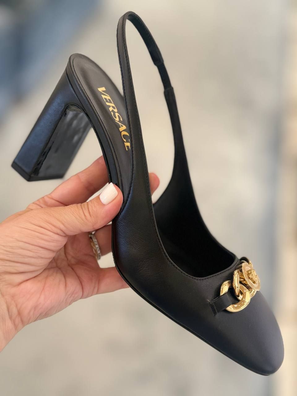 Слингбэки Versace