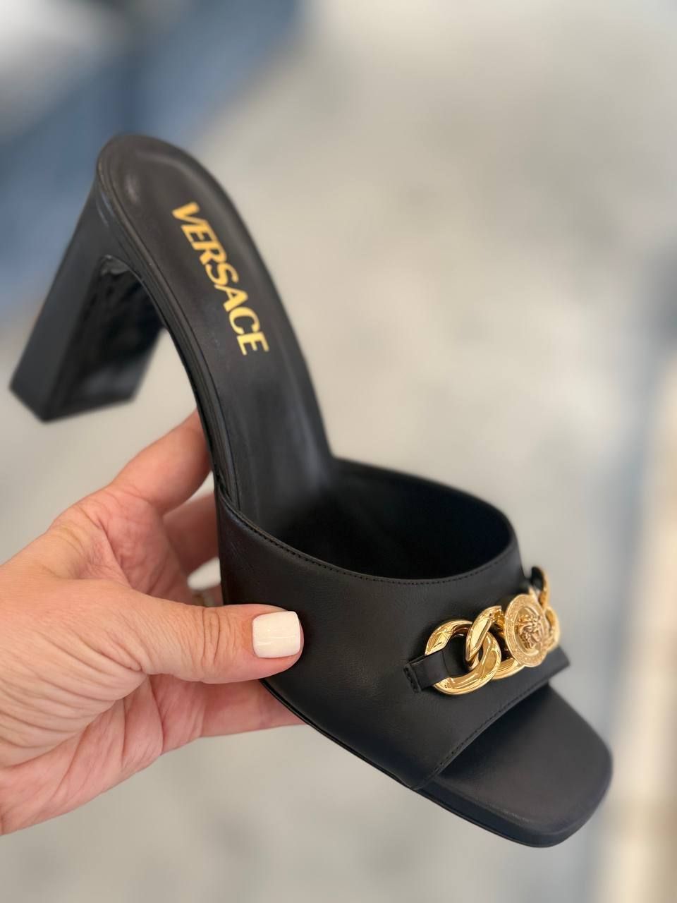 Босоножки Versace