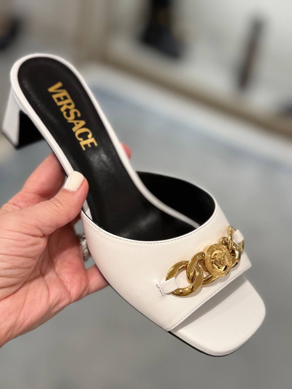 Босоножки Versace