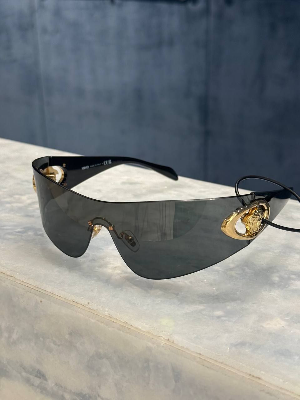 Солнцезащитные очки Versace