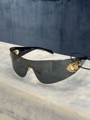 Солнцезащитные очки Versace