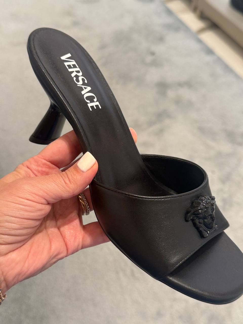 Босоножки Versace