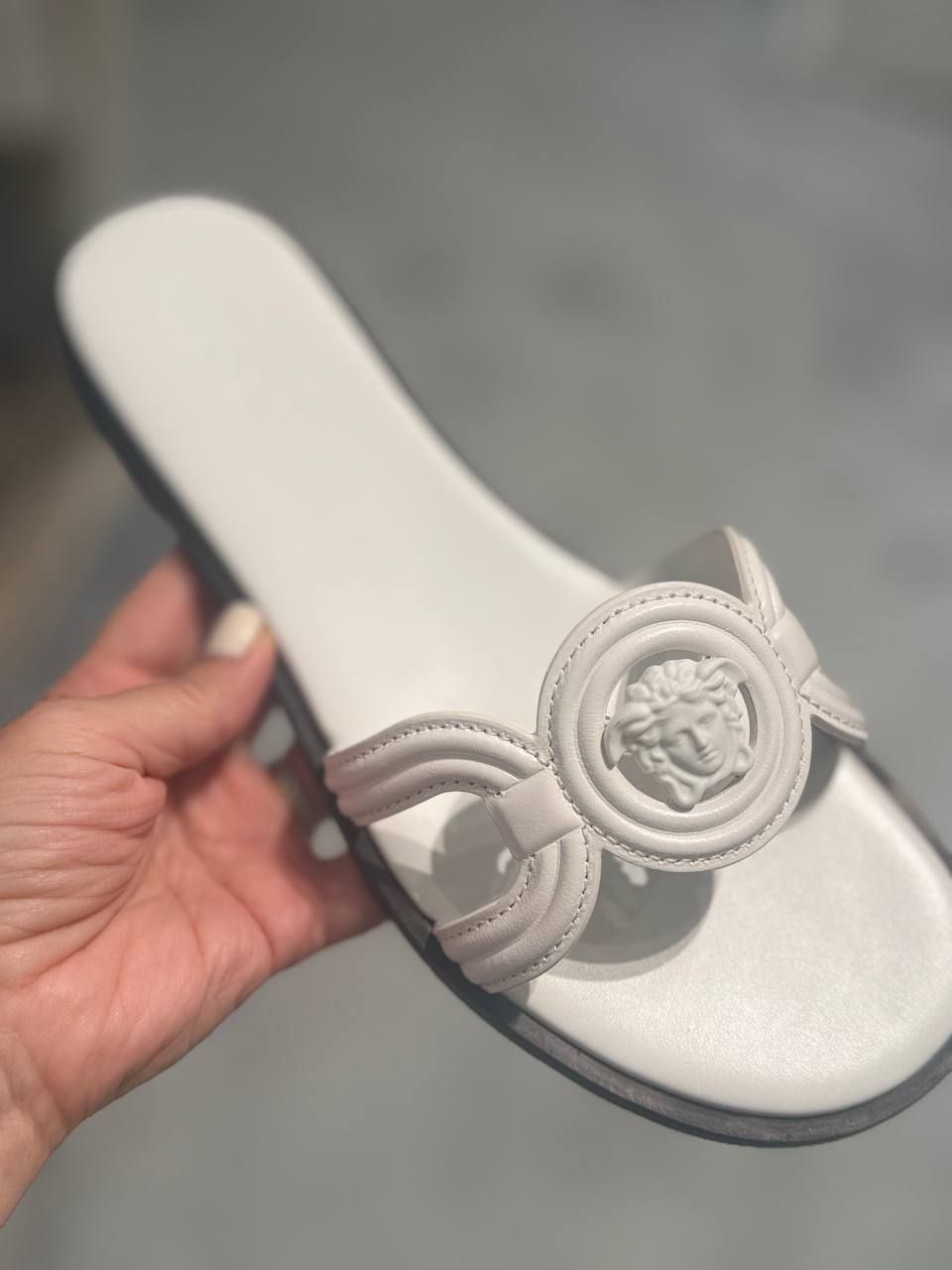 Шлепанцы Versace