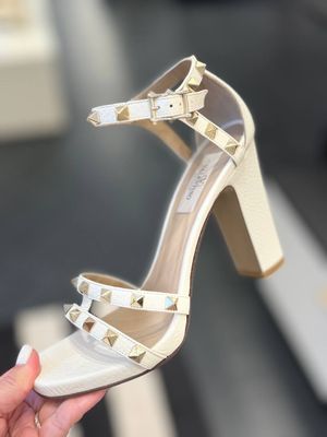 Босоножки Valentino