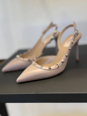 Слингбэки Valentino