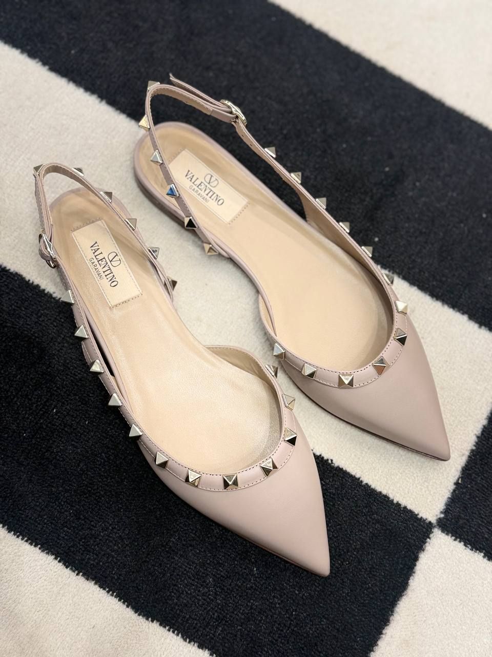 Слингбэки Valentino