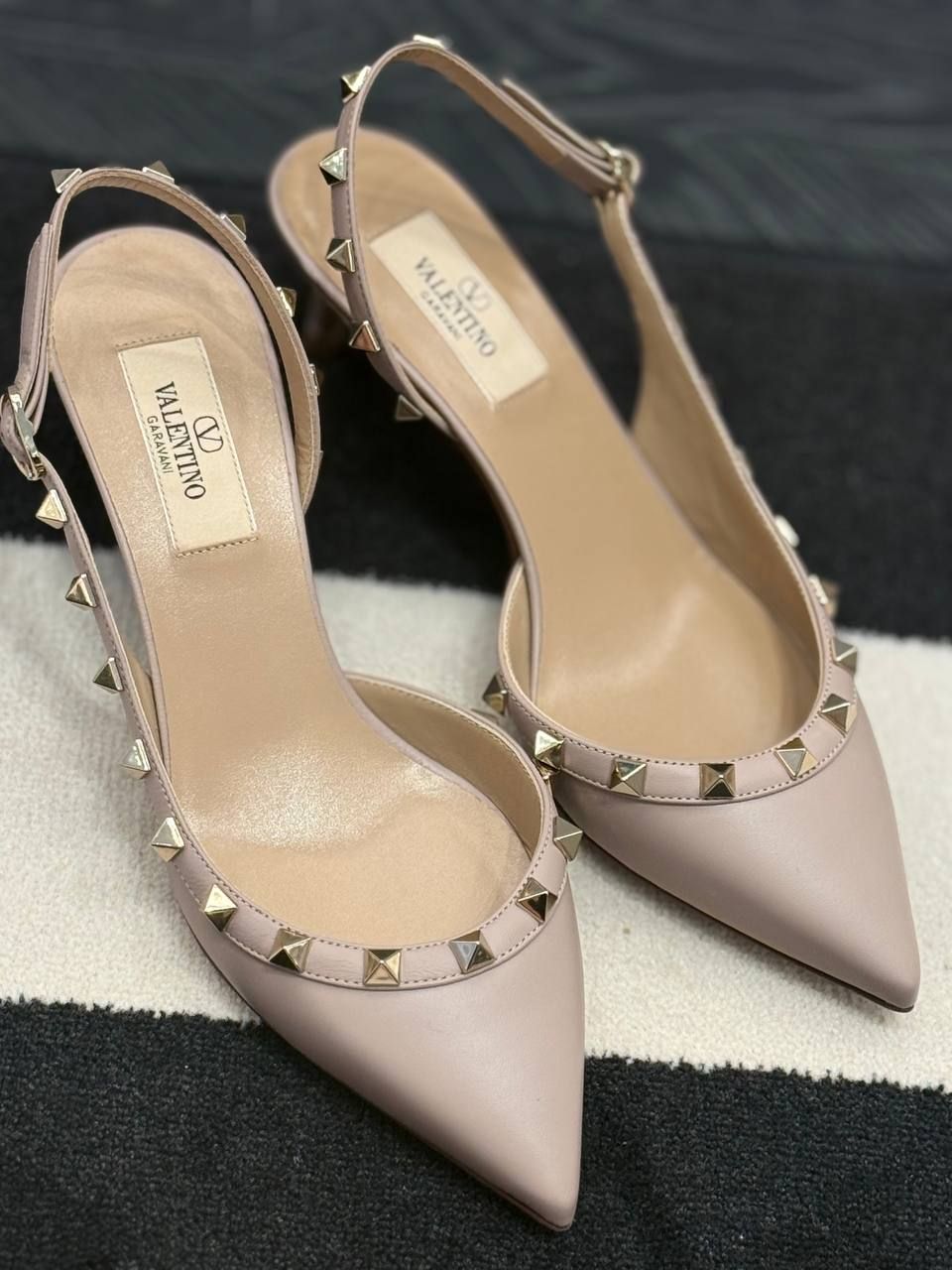 Слингбэки Valentino
