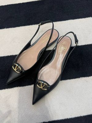 Слингбэки Valentino
