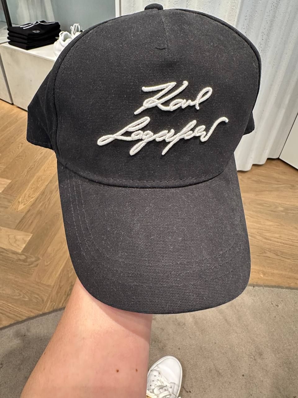 Кепка Karl Lagerfeld