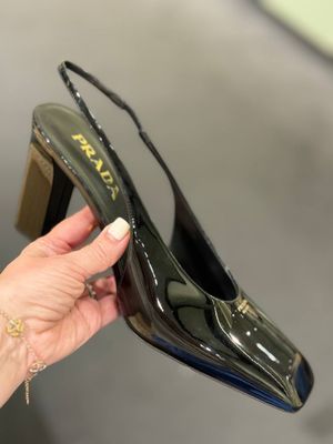 Слингбэки Prada