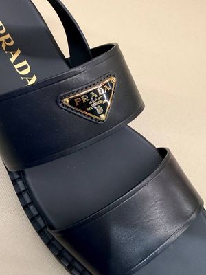 Сандалии Prada