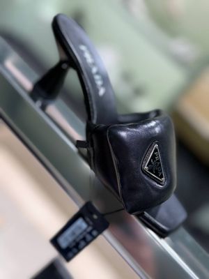 Босоножки Prada