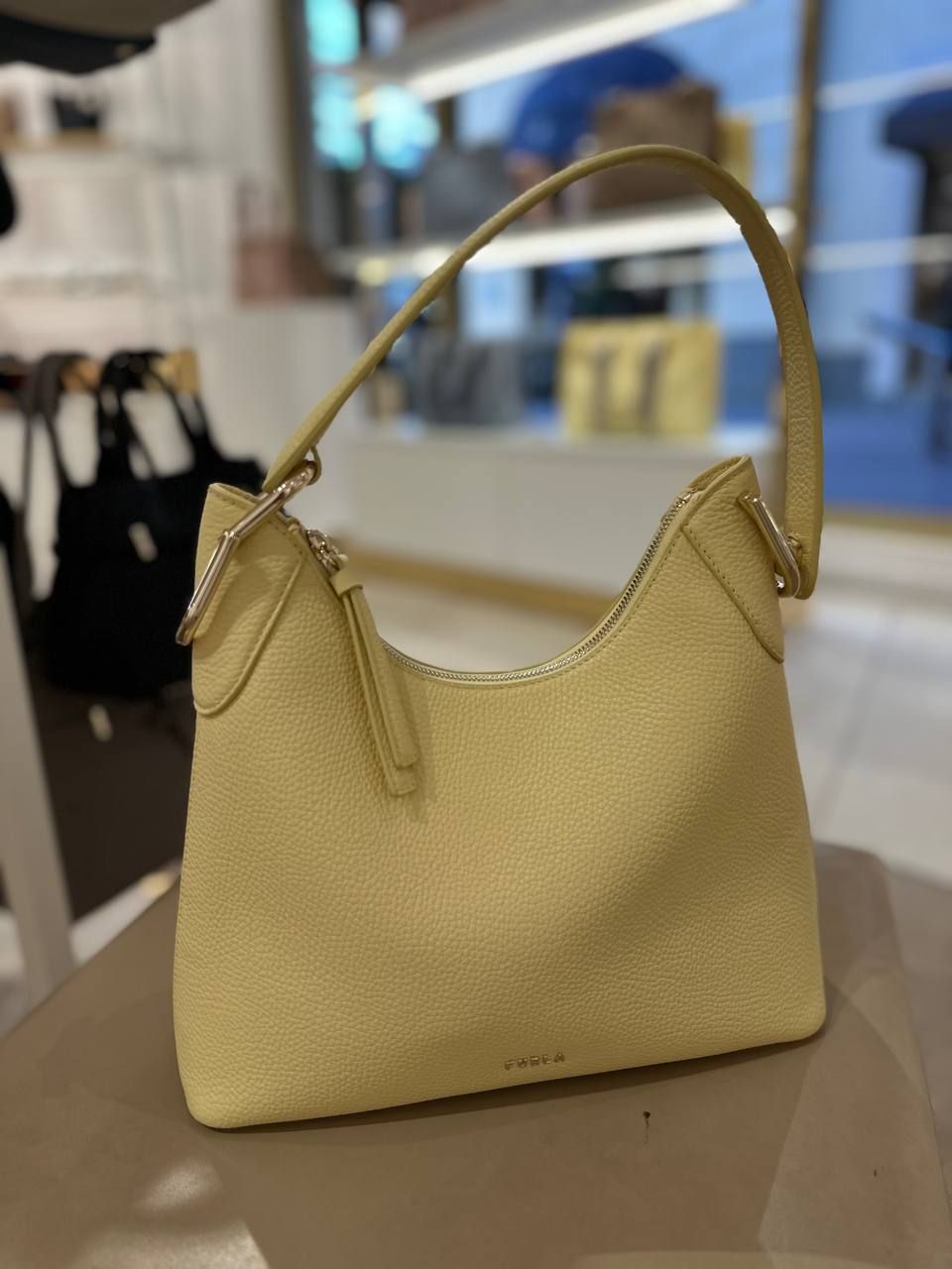 Сумка Furla Clarissa medium