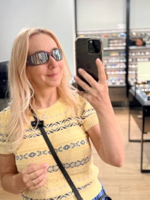 Солнцезащитные очки Prada PRA19S