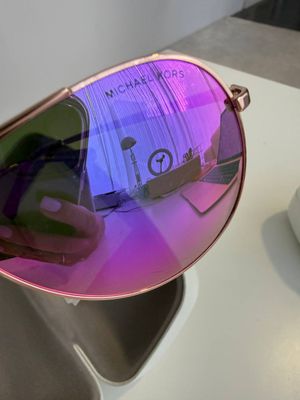 Солнцезащитные очки Michael Kors