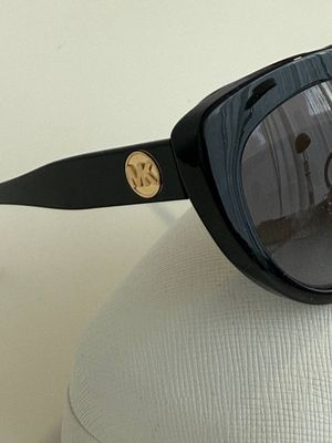 Солнцезащитные очки Michael Kors
