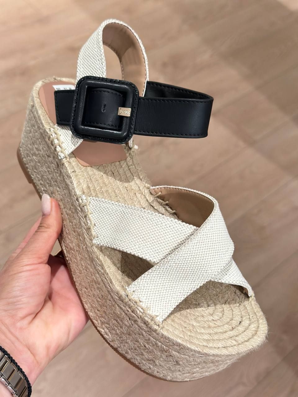 Босоножки Hugo Boss