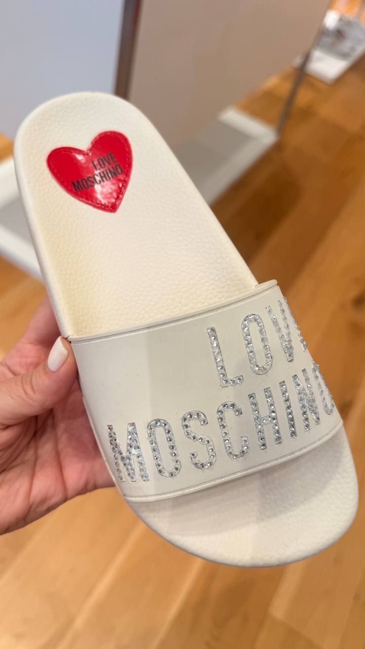Шлепанцы Moschino