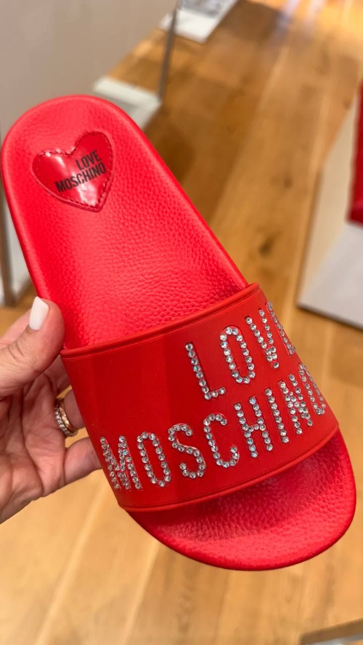 Шлепанцы Moschino
