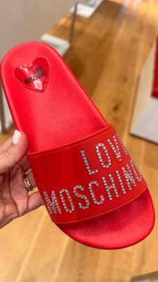 Шлепанцы Moschino