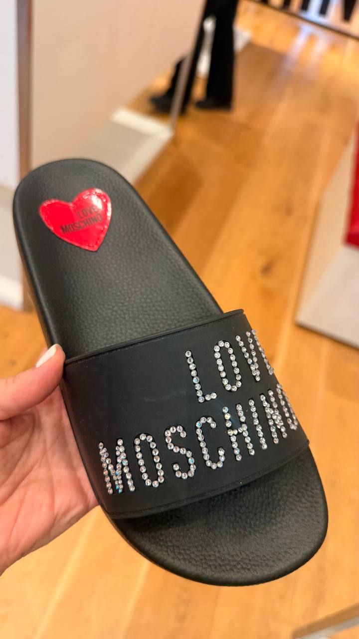 Шлепанцы Moschino