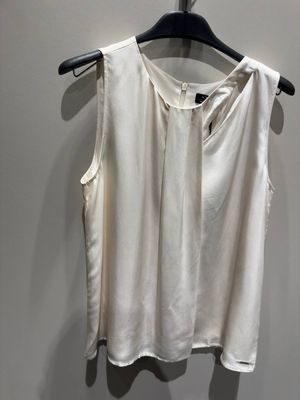 Топ Armani