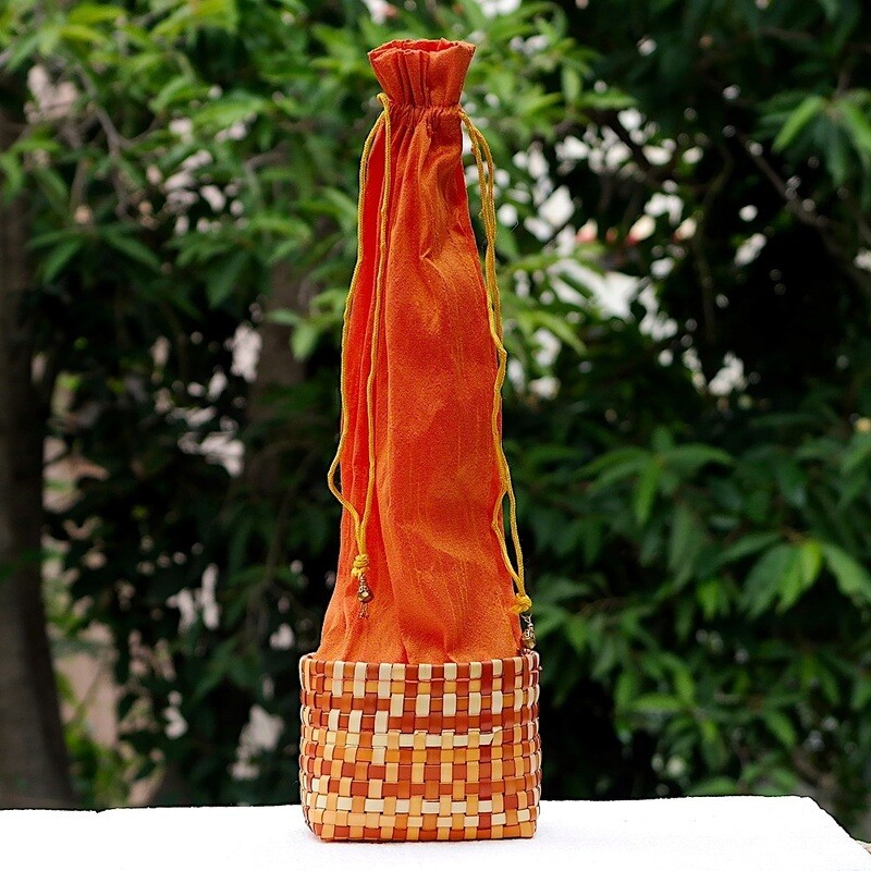 Wine Bottle Holder [Palm & Raw Silk]
