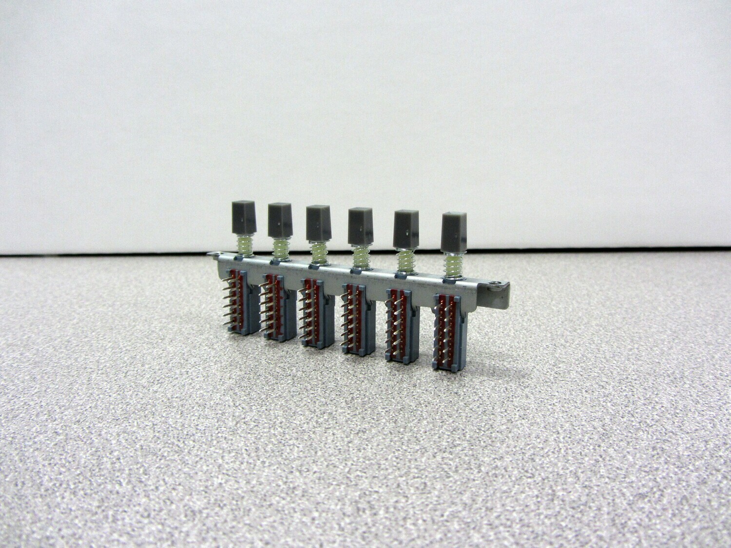 6 Station 4 Pole Interlocked Switch, Toneluck MPN-6-12.5T-0021