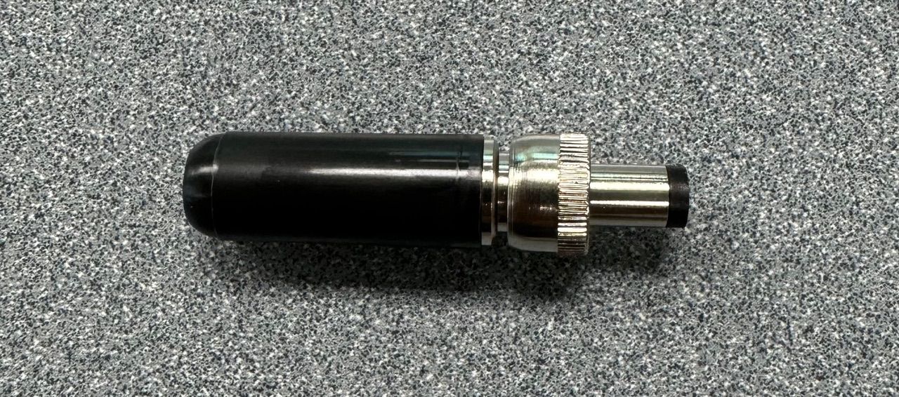 Locking DC Power Plug