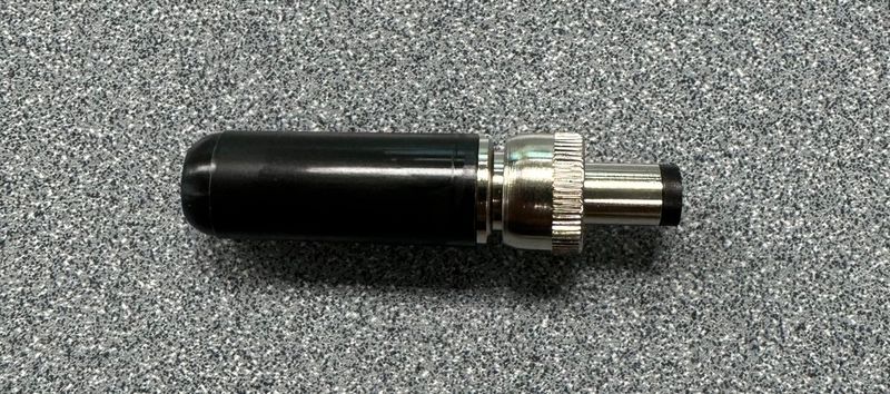 Locking DC Power Plug