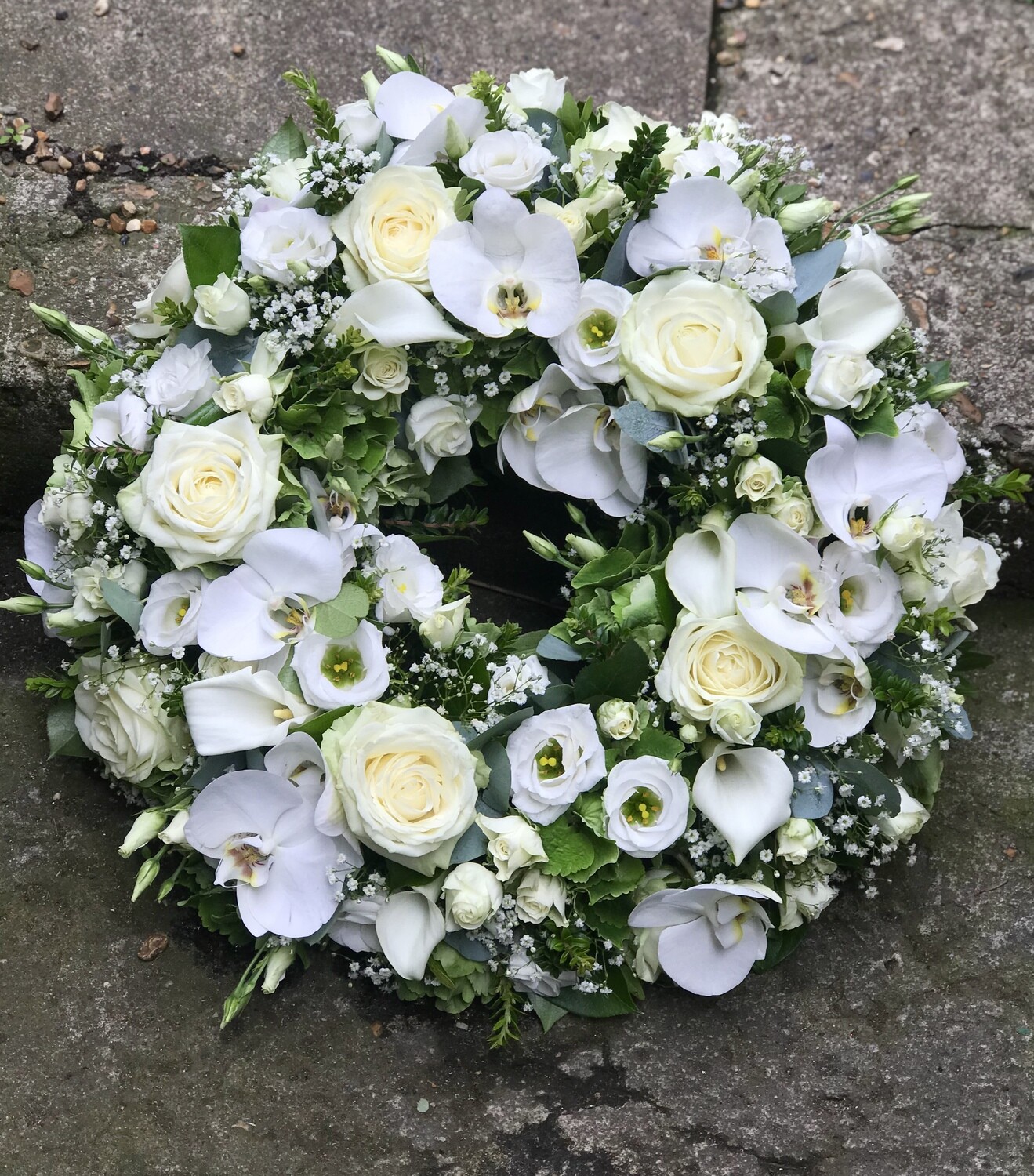 Classic white and green wreath Classic white and green wreath
