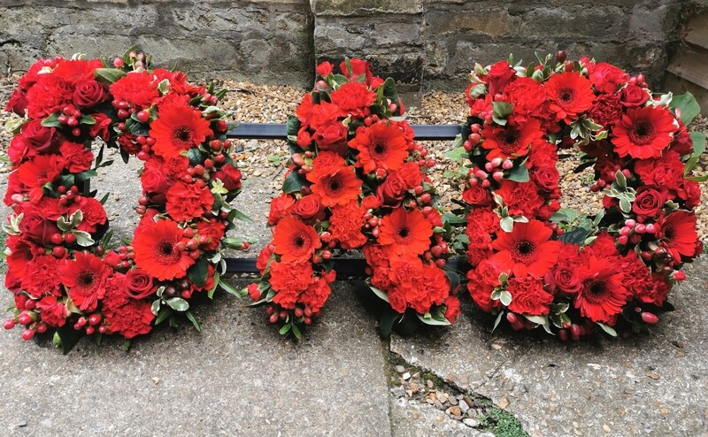 Loose flower name tributes