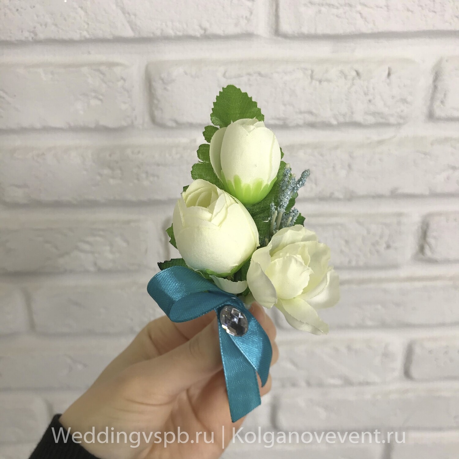 Бутоньерка для свидетеля (тиффани) белые цветы