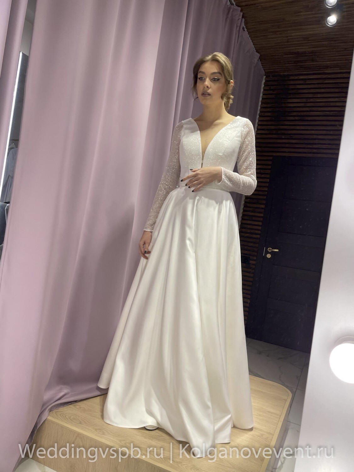 Свадебное платье "Мила" (46 размер)