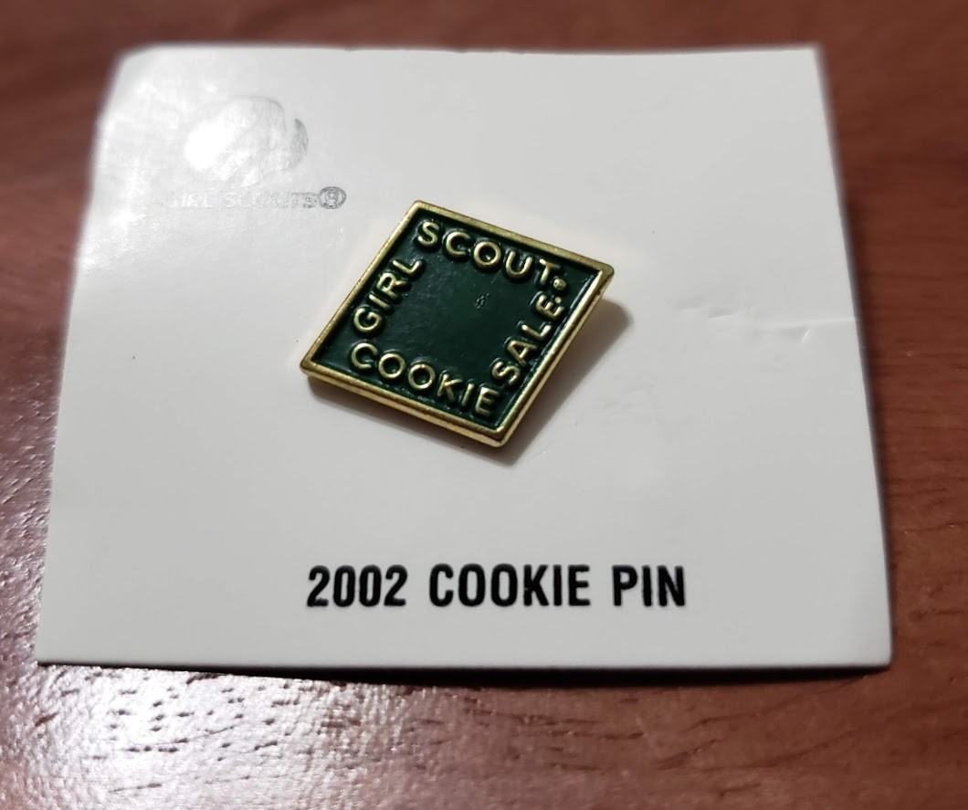 2002 Green Metal Cookie Pin