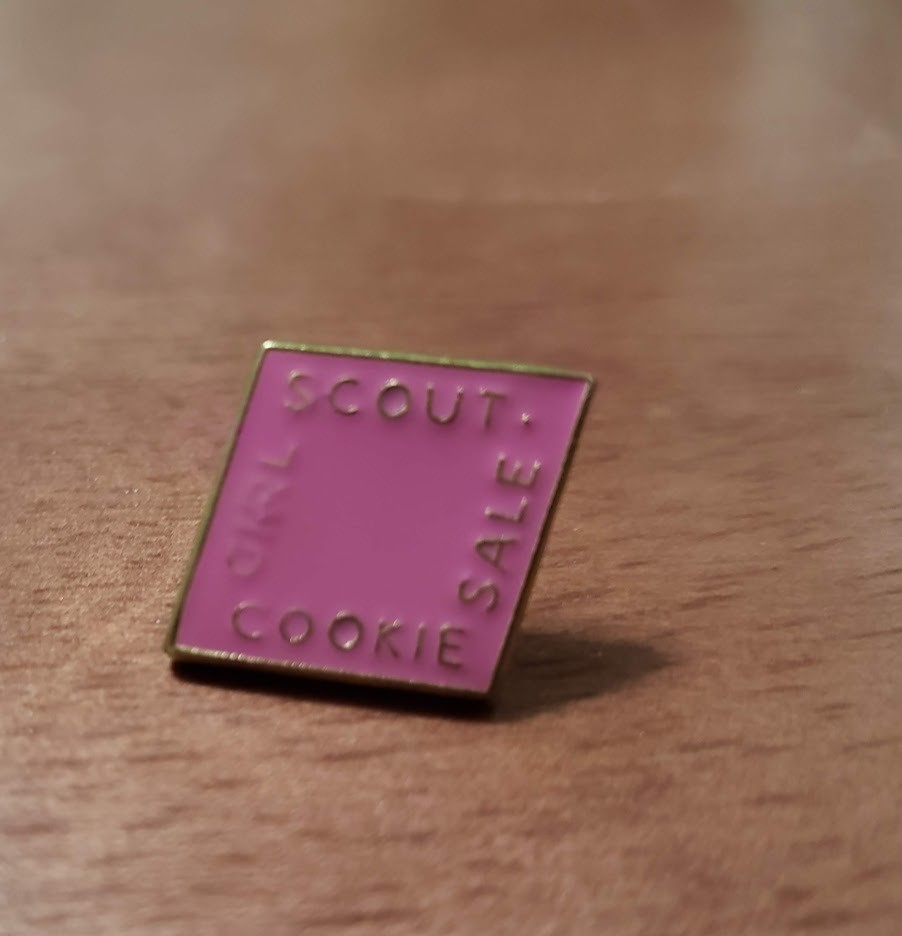 2014 Pink Metal Cookie Pin