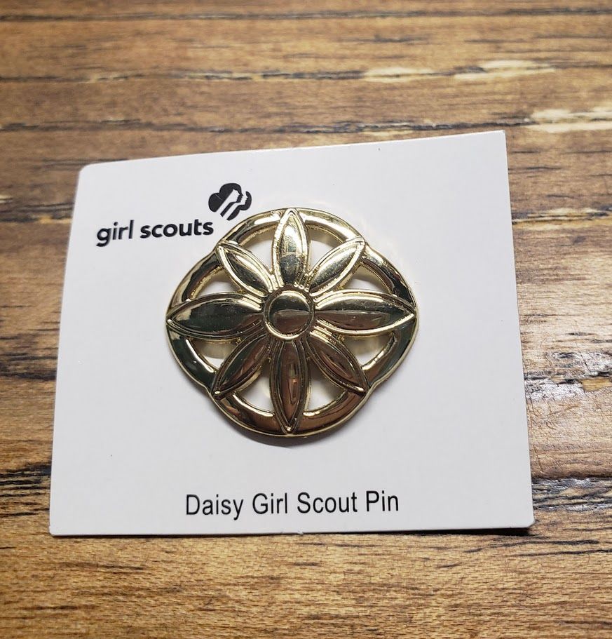 Daisy membership pin 1994-present